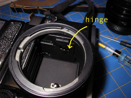 Kiev 60 hinge
